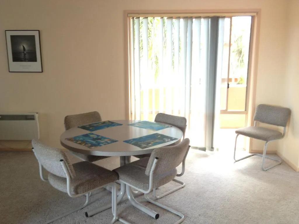 Fronds Holiday Apartments Merimbula Australia