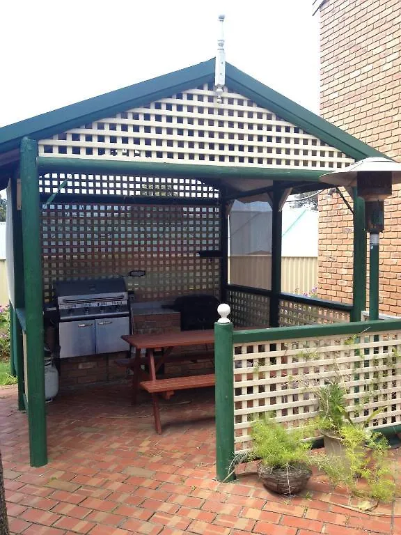 Fronds Holiday Apartments Merimbula
