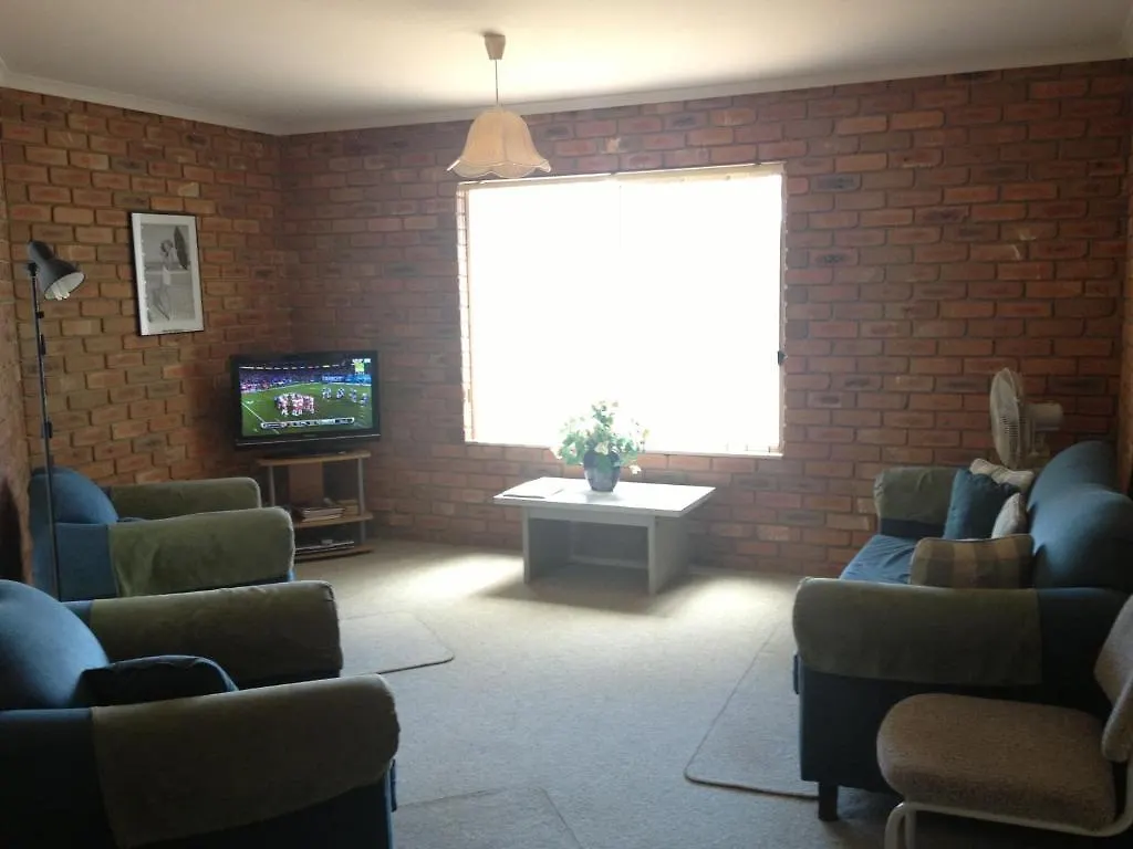 Fronds Holiday Apartments Merimbula Australia