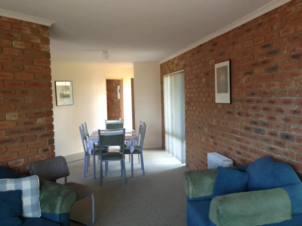 Fronds Holiday Apartments Merimbula