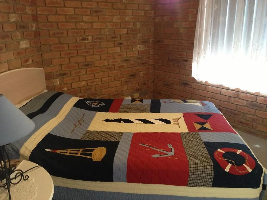 Fronds Holiday Apartments Merimbula