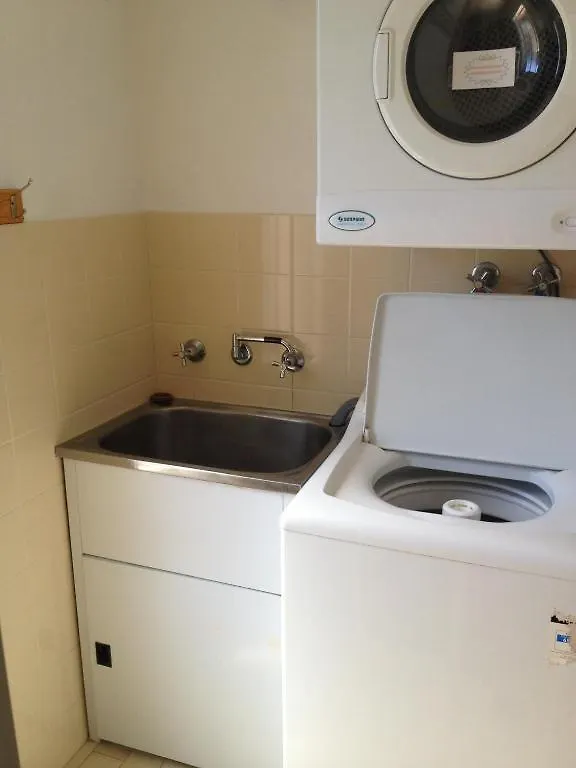 Fronds Holiday Apartments Merimbula